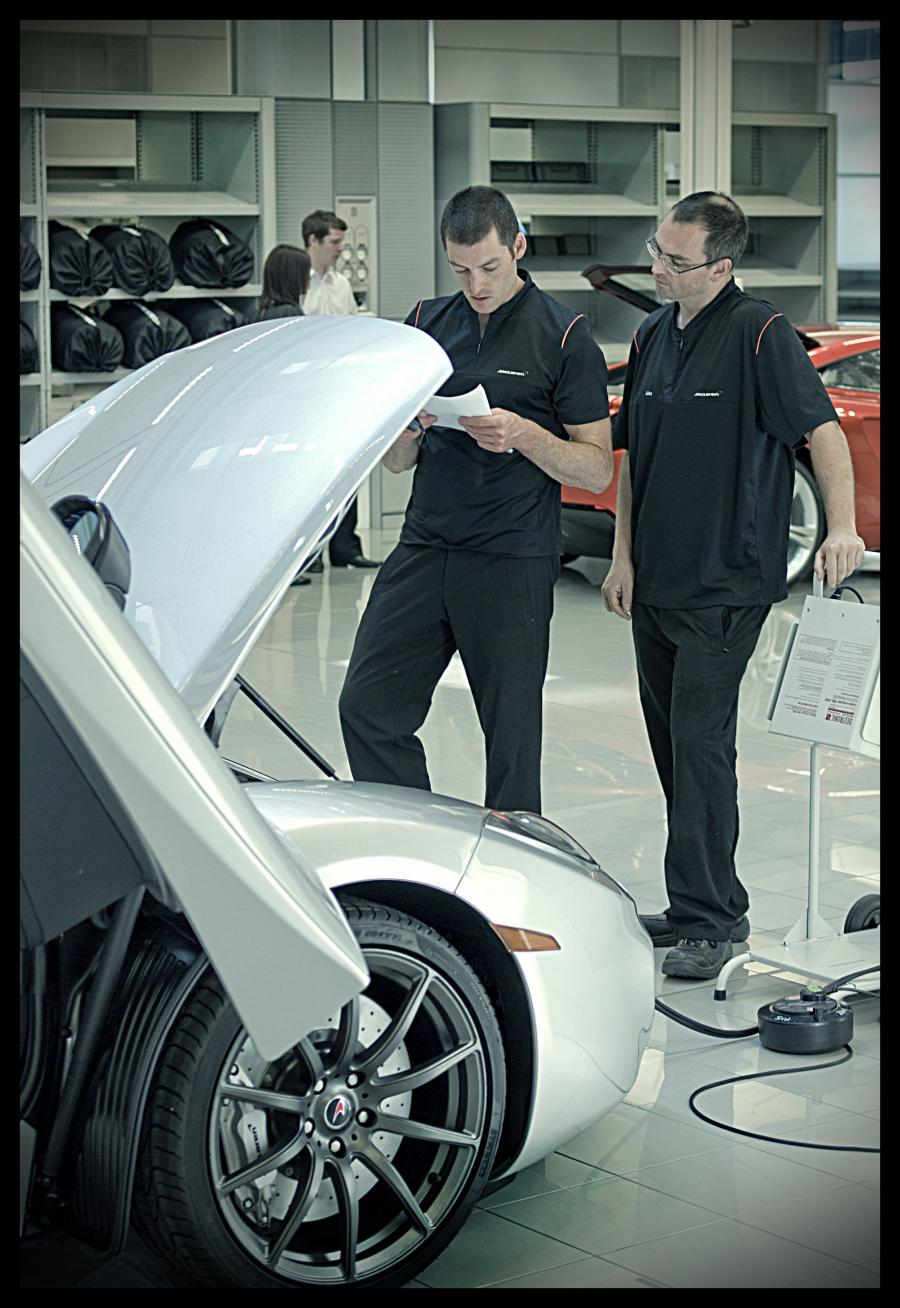  McLaren MP4-12C 2009 года  (фото 206 из 268)
